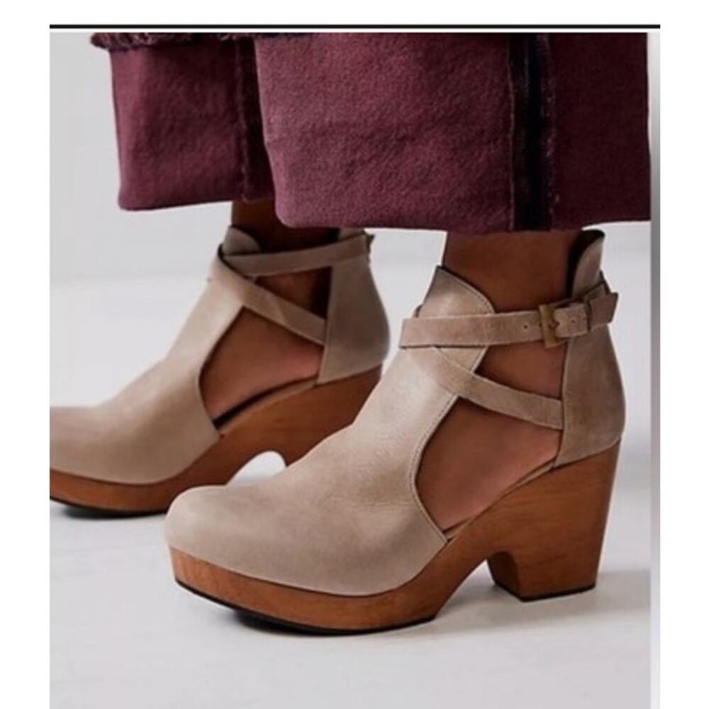 Free People Cedar Clog Blush Antique Leather Size 8.5 Boho Heels